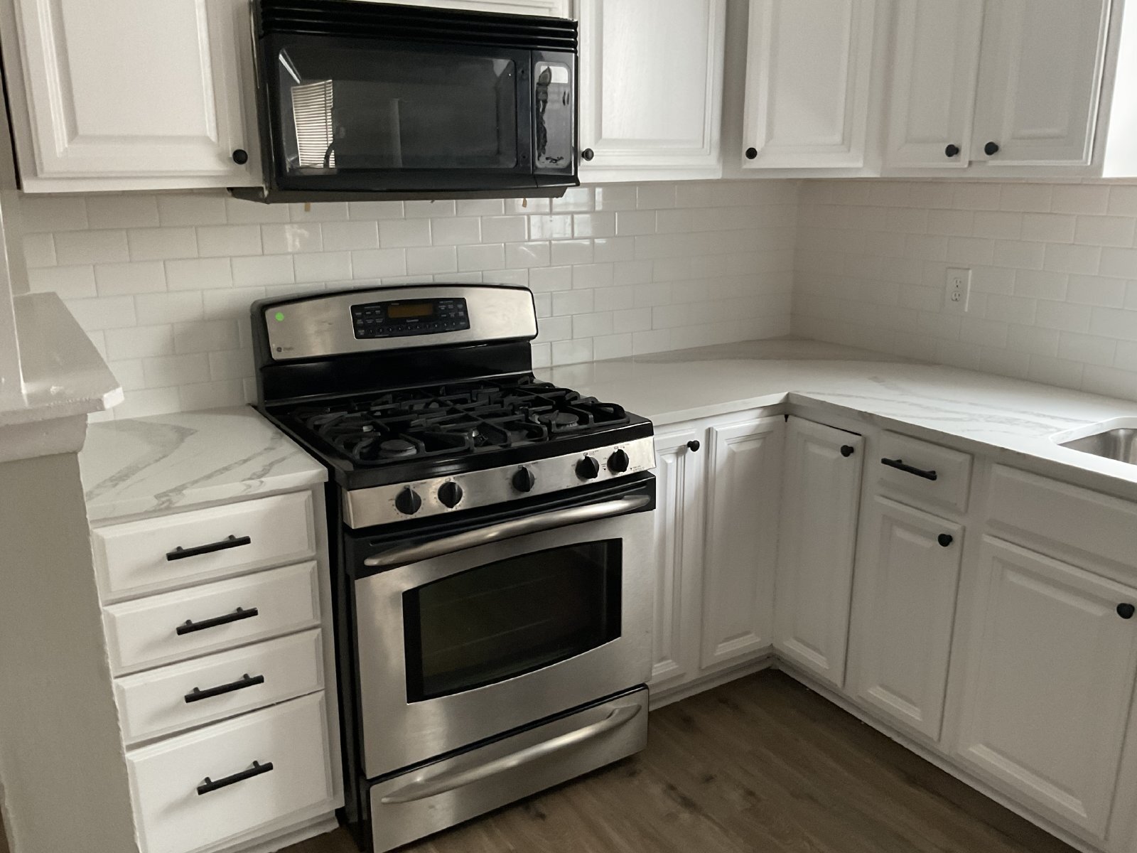 3 Bed/2 Bath on the Inner Wst Side property image