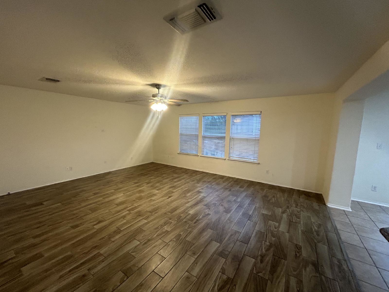 Beautiful 3 bedroom and 2.5 bathroom Home for Rent in NW San Antonio/Leon Valley property image